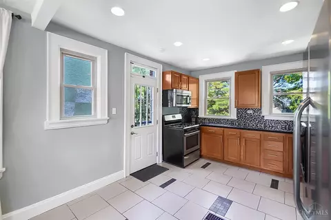 1942 Crane Ave, Cincinnati, OH 45207 photo 14