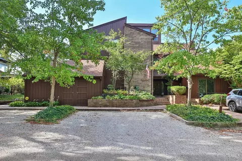 3304 Columbia Pkwy #1, Cincinnati, OH 45226