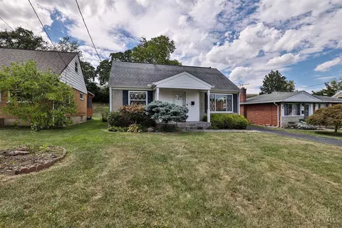 1179 Thurnridge Dr, Reading, OH 45215
