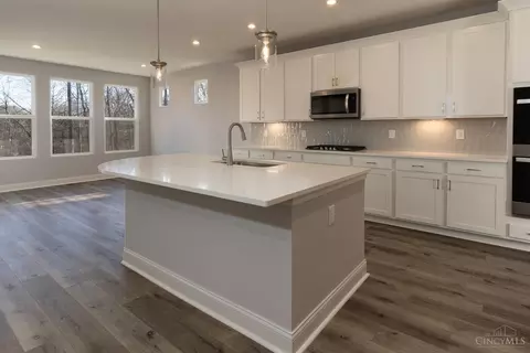 Kitchen - 971 Crestpoint, Cincinnati, OH 45245 photo 3 of 3