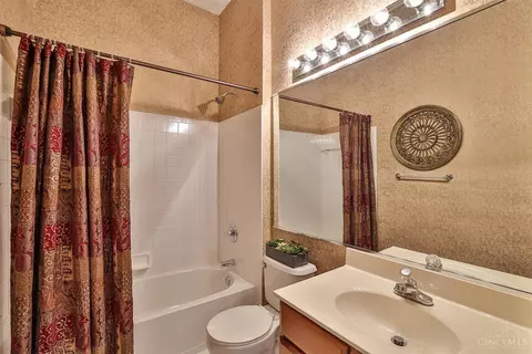6410 Silverfox Dr, Cincinnati, OH 45230 photo 27