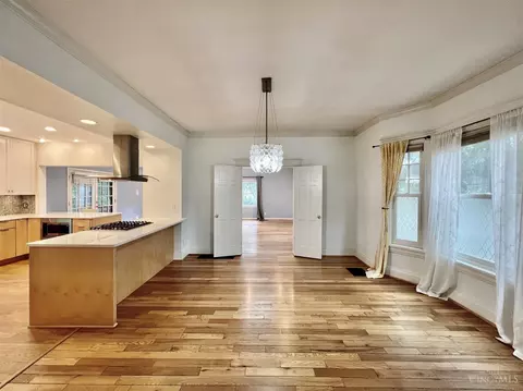3257 Observatory, Cincinnati, OH 45208 photo 6