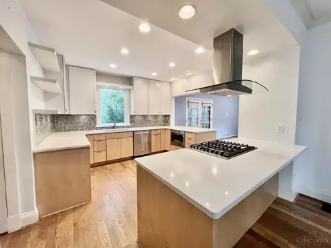 3257 Observatory, Cincinnati, OH 45208 photo 9