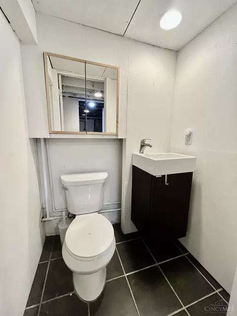 3257 Observatory, Cincinnati, OH 45208 photo 20