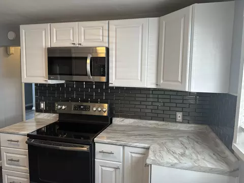 5301 Hunter, Cincinnati, OH 45212 photo 2