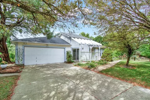9367 White Pine Dr, Loveland, OH 45140