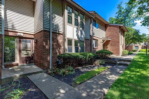 21 Woodview, Cincinnati, OH 45246