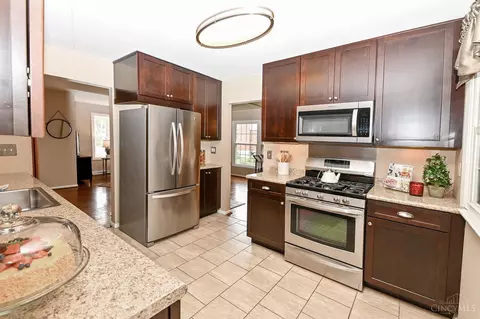314 Meadowcrest, Cincinnati, OH 45231 photo 12
