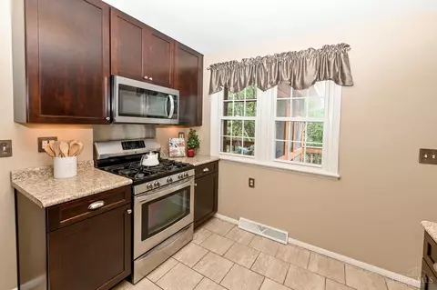 314 Meadowcrest, Cincinnati, OH 45231 photo 6