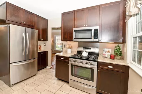 314 Meadowcrest, Cincinnati, OH 45231 photo 5