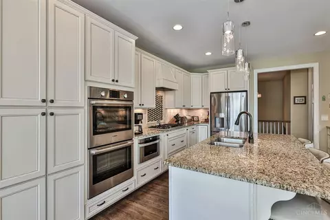2036 Fox Brook Pl, Cincinnati, OH 45244 photo 8