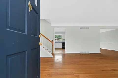 1719 Robinway, Cincinnati, OH 45230 photo 3