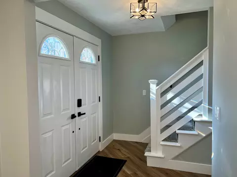 7950 Seward, Cincinnati, OH 45231 photo 3