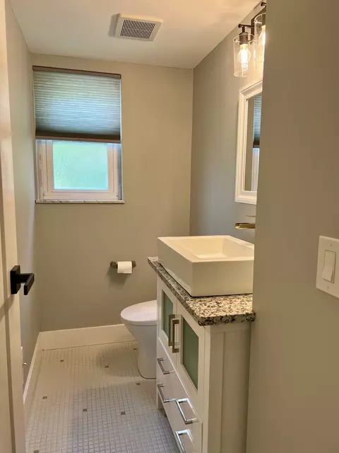 7950 Seward, Cincinnati, OH 45231 photo 12