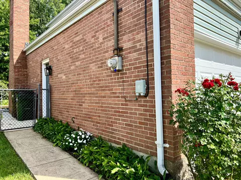 7950 Seward, Cincinnati, OH 45231 photo 32