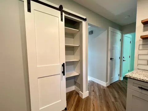 7950 Seward, Cincinnati, OH 45231 photo 6