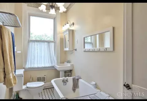 2988 Wardall Ave, Cincinnati, OH 45211 photo 16