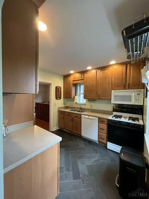 1629 Brandon, Cincinnati, OH 45230 photo 8