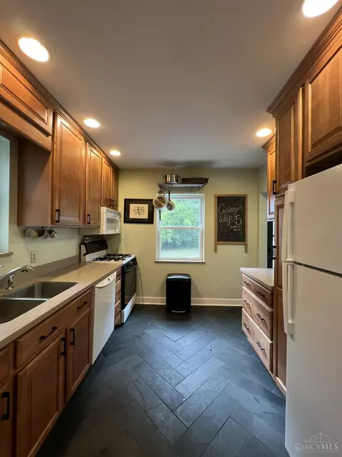 1629 Brandon, Cincinnati, OH 45230 photo 9