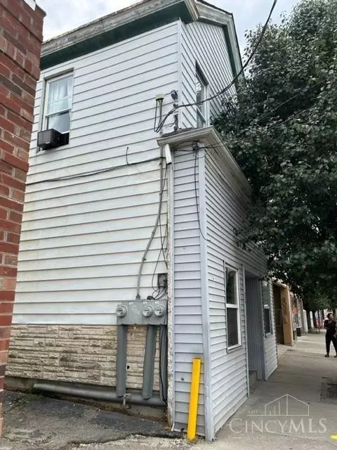 6008 Vine, Cincinnati, OH 45216