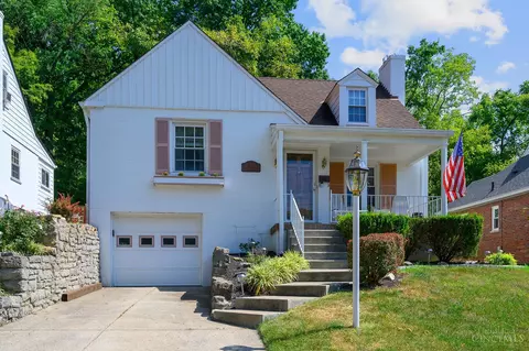 4312 Joan Pl, Mariemont, OH 45227