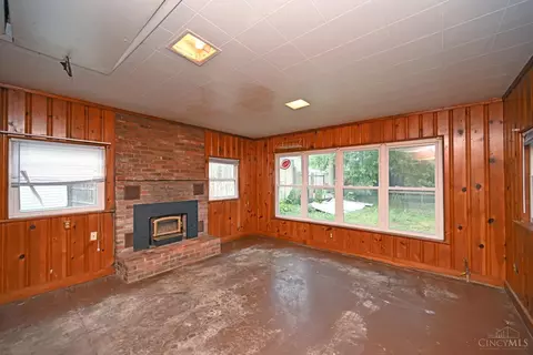 Living - 407 Broadway, Harrison, OH 45030 photo 4 of 7