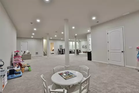 8475 Fox Cub Ln, Cincinnati, OH 45243 photo 73