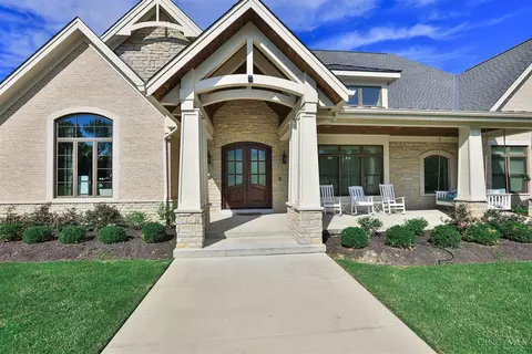 8475 Fox Cub Ln, Cincinnati, OH 45243 photo 2
