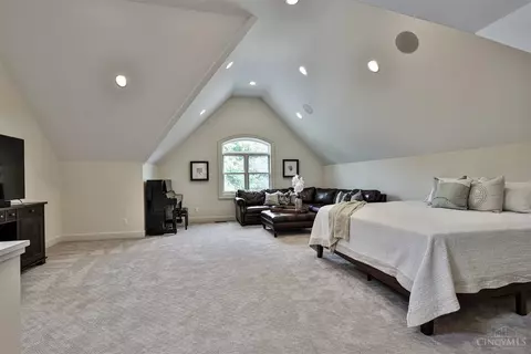 8475 Fox Cub Ln, Cincinnati, OH 45243 photo 37