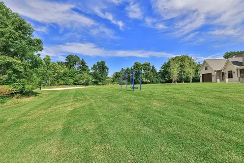 8475 Fox Cub Ln, Cincinnati, OH 45243 photo 61