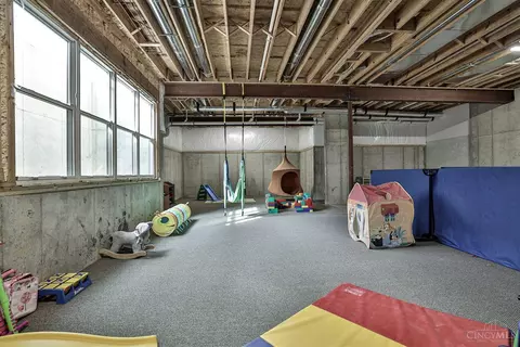 8475 Fox Cub Ln, Cincinnati, OH 45243 photo 75