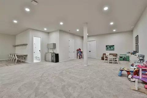 8475 Fox Cub Ln, Cincinnati, OH 45243 photo 31