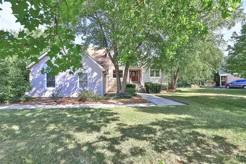 8217 Devonshire, Hamilton Township, OH 45039 photo 2