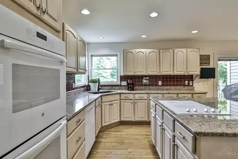 8217 Devonshire, Hamilton Township, OH 45039 photo 17