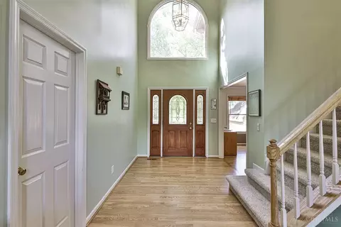 8217 Devonshire, Hamilton Township, OH 45039 photo 4