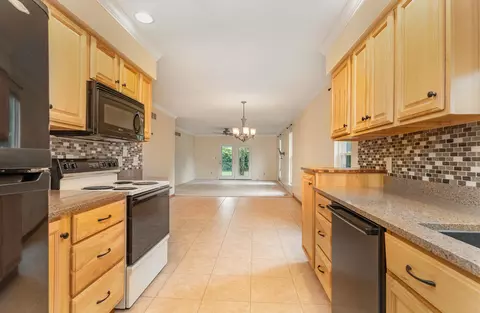 623 Smiley, Cincinnati, OH 45246 photo 5
