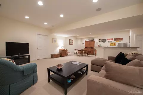 877 Old Crse, Cincinnati, OH 45245 photo 32