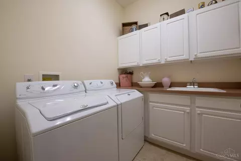 877 Old Crse, Cincinnati, OH 45245 photo 29