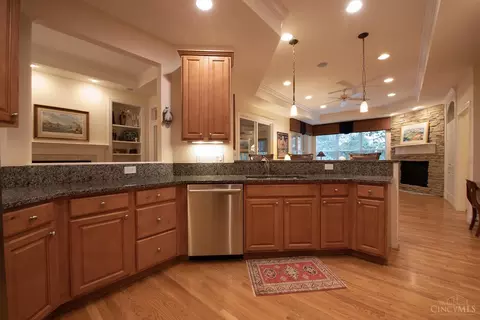 877 Old Crse, Cincinnati, OH 45245 photo 12