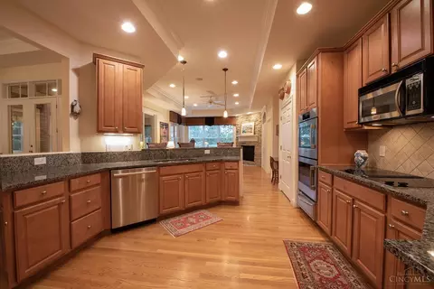 877 Old Crse, Cincinnati, OH 45245 photo 13