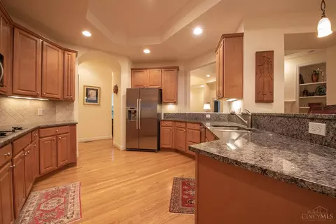 877 Old Crse, Cincinnati, OH 45245 photo 15
