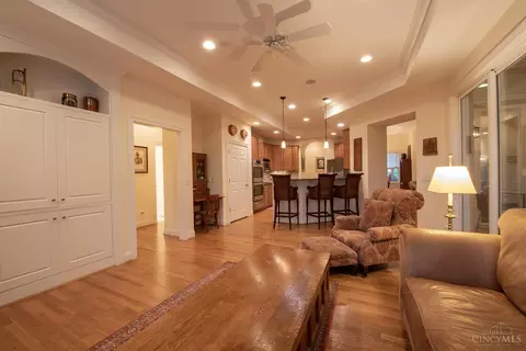 877 Old Crse, Cincinnati, OH 45245 photo 11