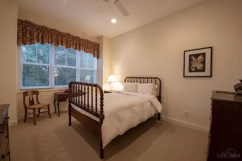 877 Old Crse, Cincinnati, OH 45245 photo 26