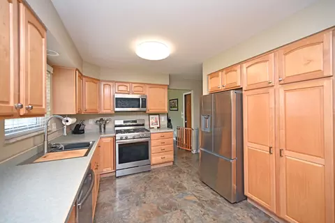 3972 Kemper, Cincinnati, OH 45241 photo 13