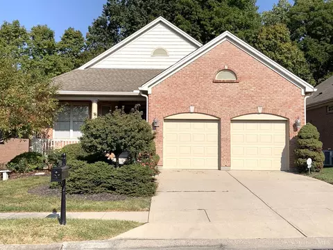 1325 Castlebridge Ct, Cincinnati, OH 45233