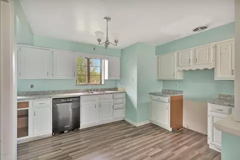 4478 Hall, Cincinnati, OH 45244 photo 29