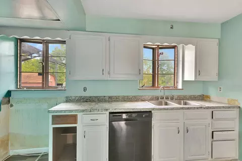 4478 Hall, Cincinnati, OH 45244 photo 32