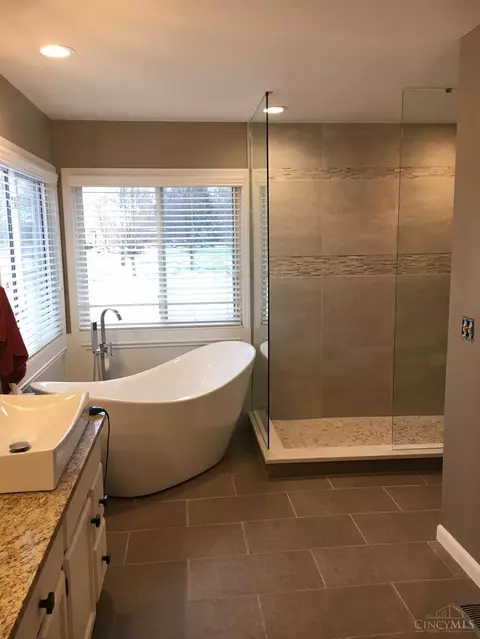 709 Dorgene, Cincinnati, OH 45244 photo 14