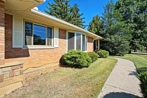 9719 Leacrest, Cincinnati, OH 45215 photo 2
