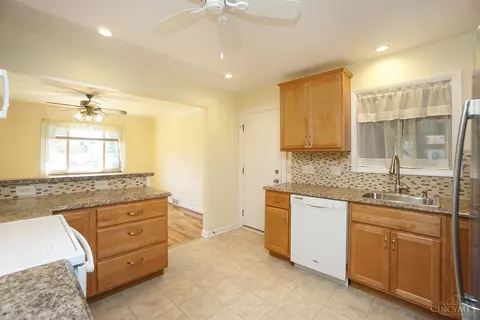 9719 Leacrest, Cincinnati, OH 45215 photo 6